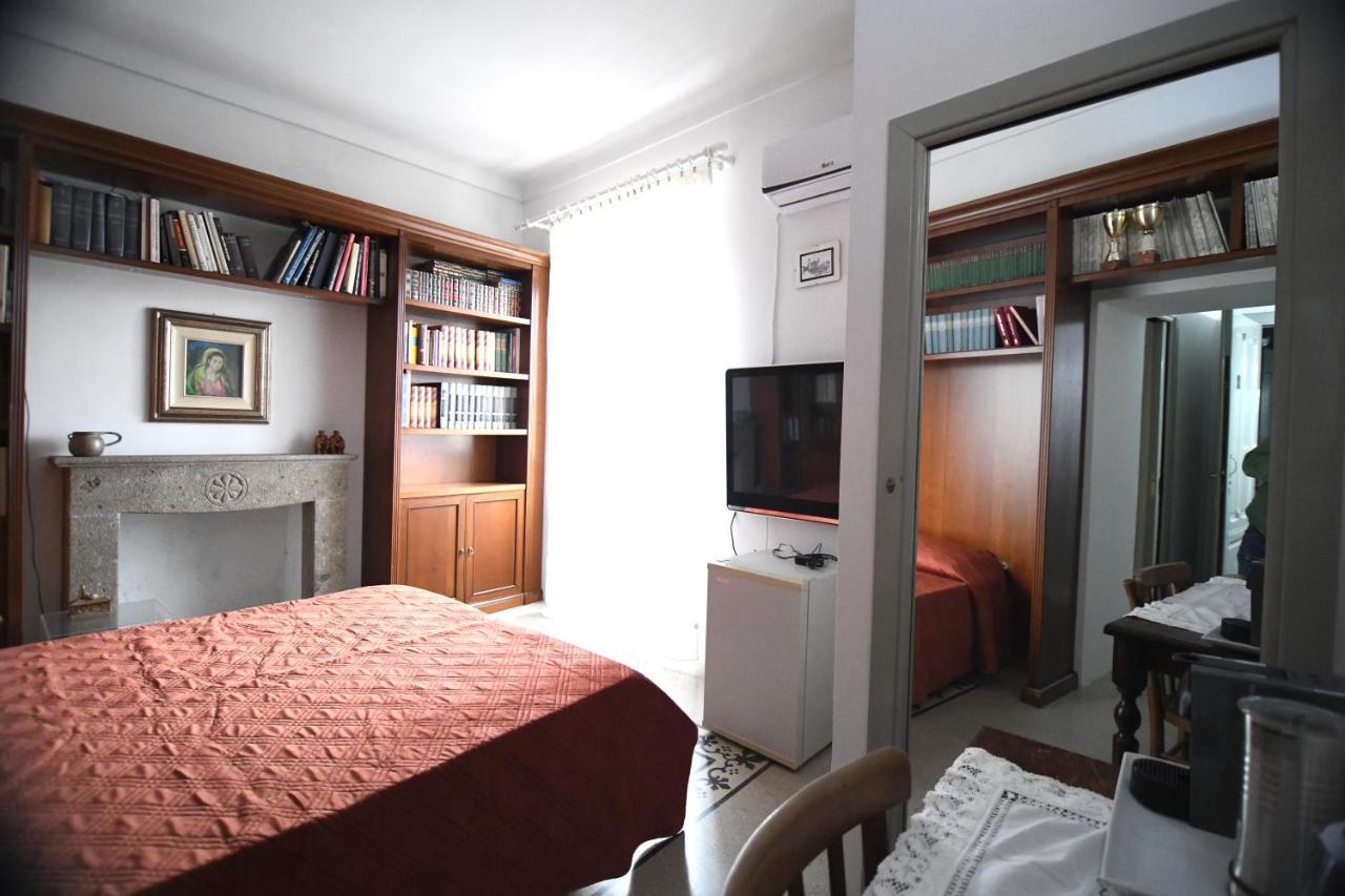 Hotel Domo Peonia Bianca à Nuoro  Extérieur photo