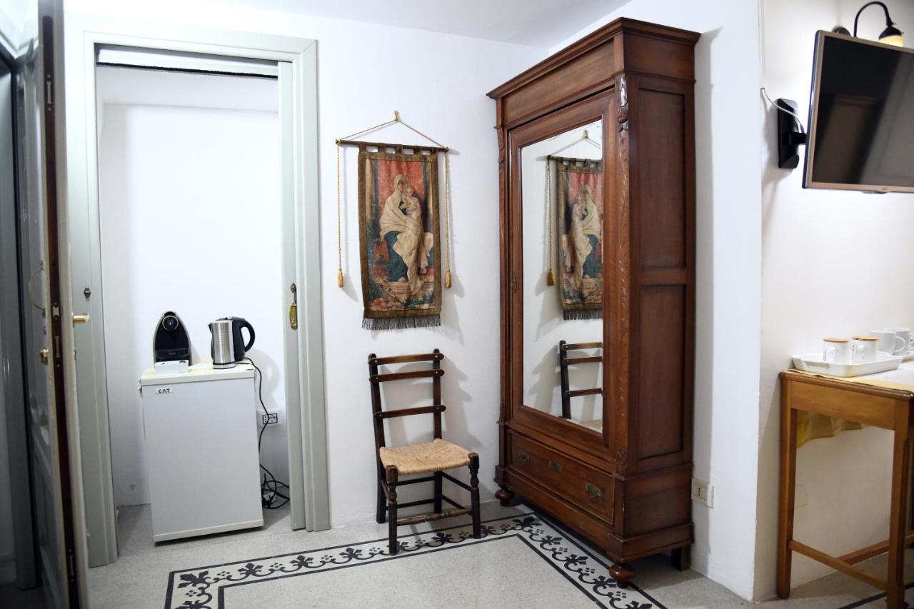 Hotel Domo Peonia Bianca à Nuoro  Extérieur photo