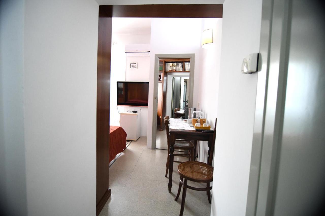 Hotel Domo Peonia Bianca à Nuoro  Extérieur photo