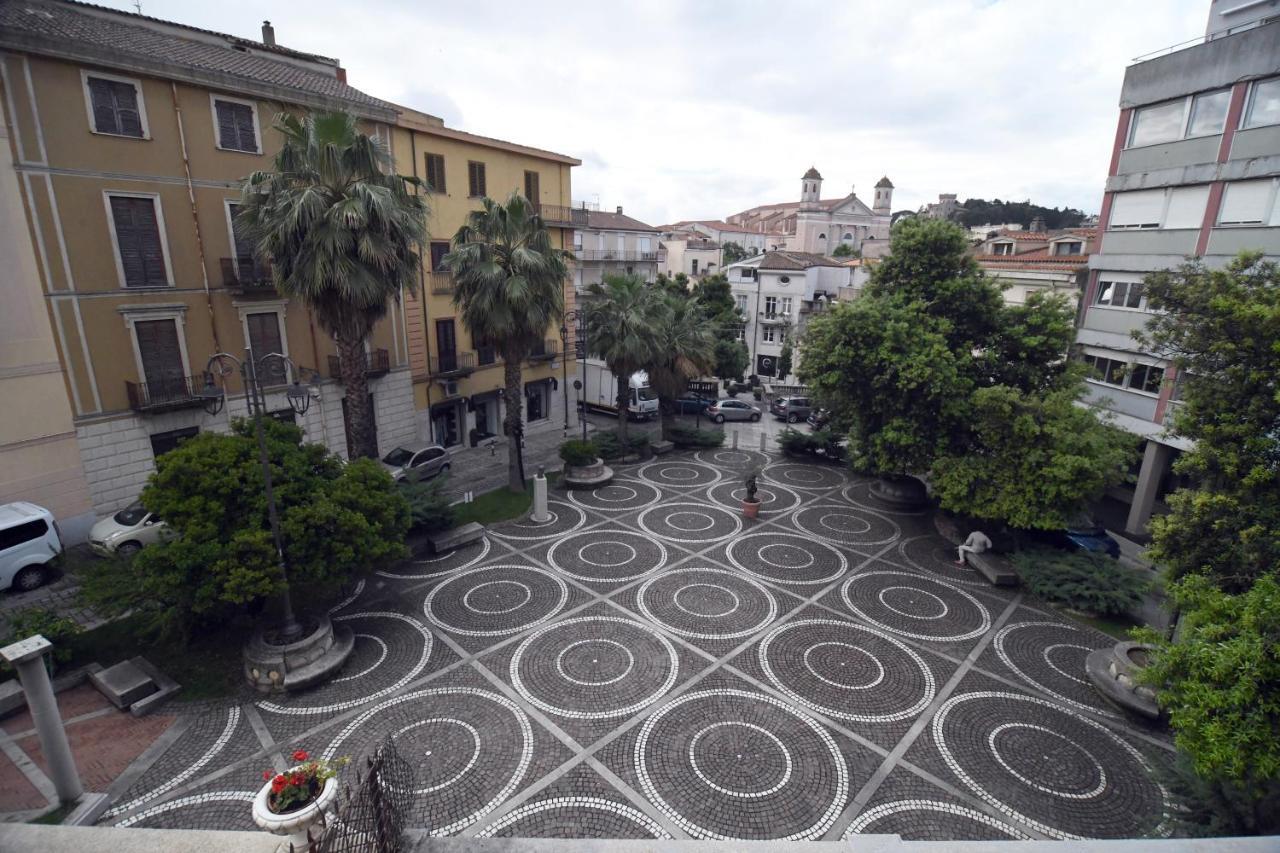 Hotel Domo Peonia Bianca à Nuoro  Extérieur photo